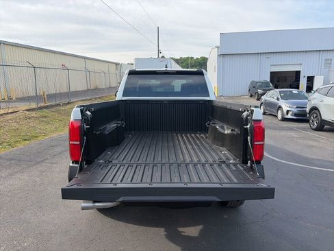 Used 2024 Toyota Tacoma SR image 7
