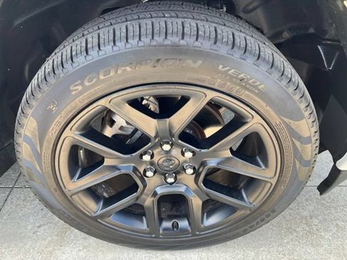 Used 2023 RAM 1500 Laramie AWD/4WD image 8