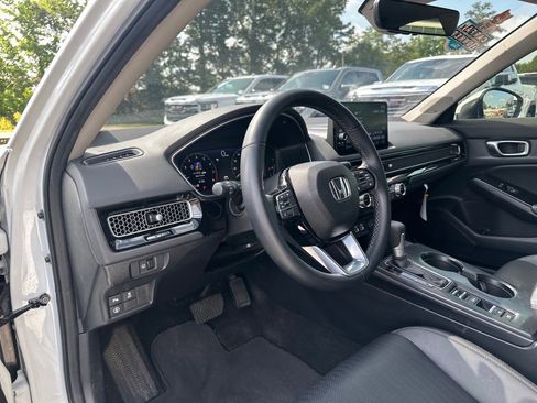 Used 2024 Honda Civic Touring image 6
