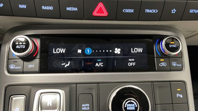 Used 2025 Hyundai Palisade Calligraphy FWD image 18