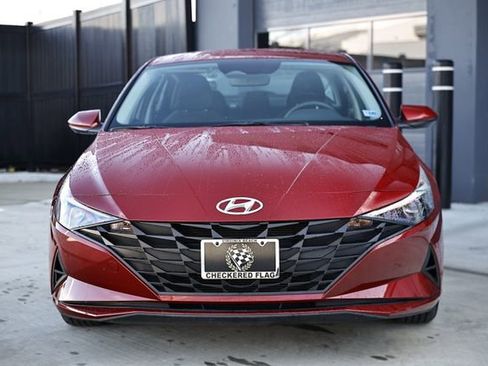 Used 2023 Hyundai Elantra SEL w/ Preferred Accessory Package image 12