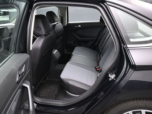 New 2026 Volkswagen Jetta SE FWD image 11