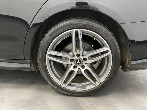 Used 2018 Mercedes-Benz E 300 4MATIC w/ Premium 2 Package image 17