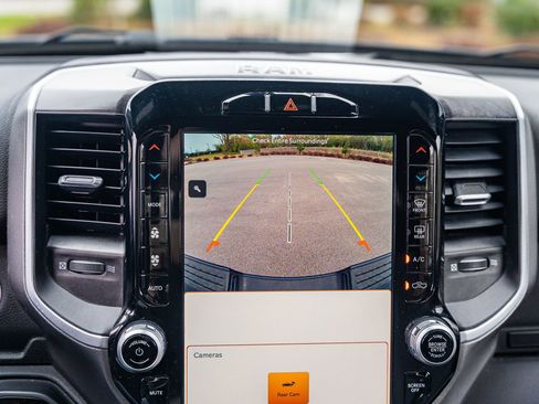 Used 2024 RAM 2500 Big Horn w/ Sport Appearance Package image 31