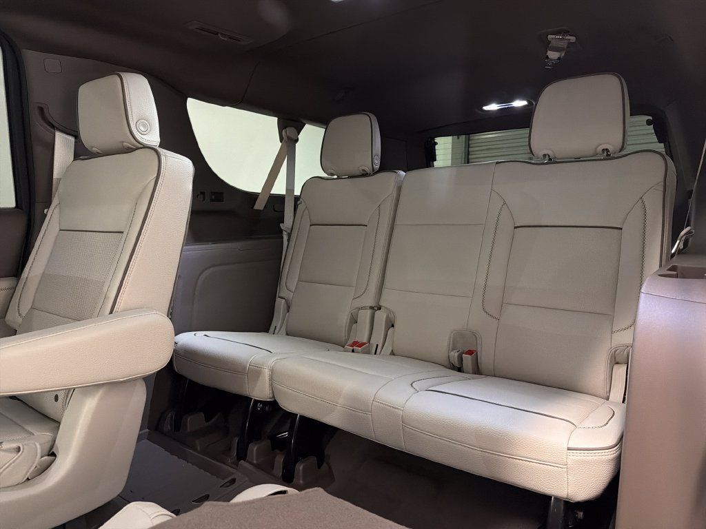 Used 2026 GMC Yukon XL Denali w/ Sun & Power Step Package RWD image 12