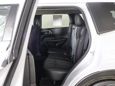 Used 2024 Mitsubishi Outlander SE image 31