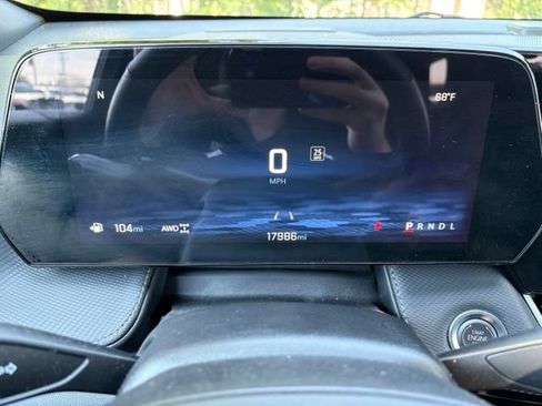 Used 2025 Chevrolet Equinox LT AWD/4WD image 20