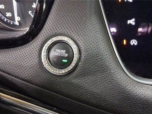 Used 2022 Cadillac XT5 Premium Luxury w/ Technology Package image 28