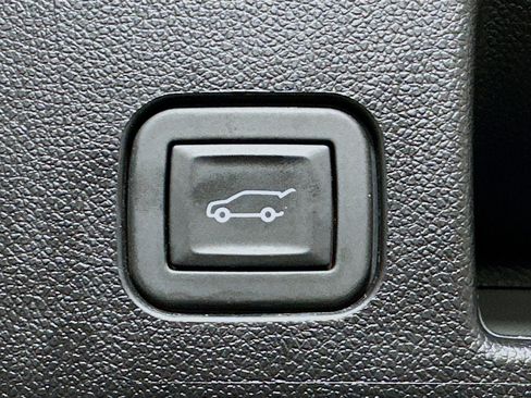 Used 2025 Chevrolet Equinox EV LT image 31