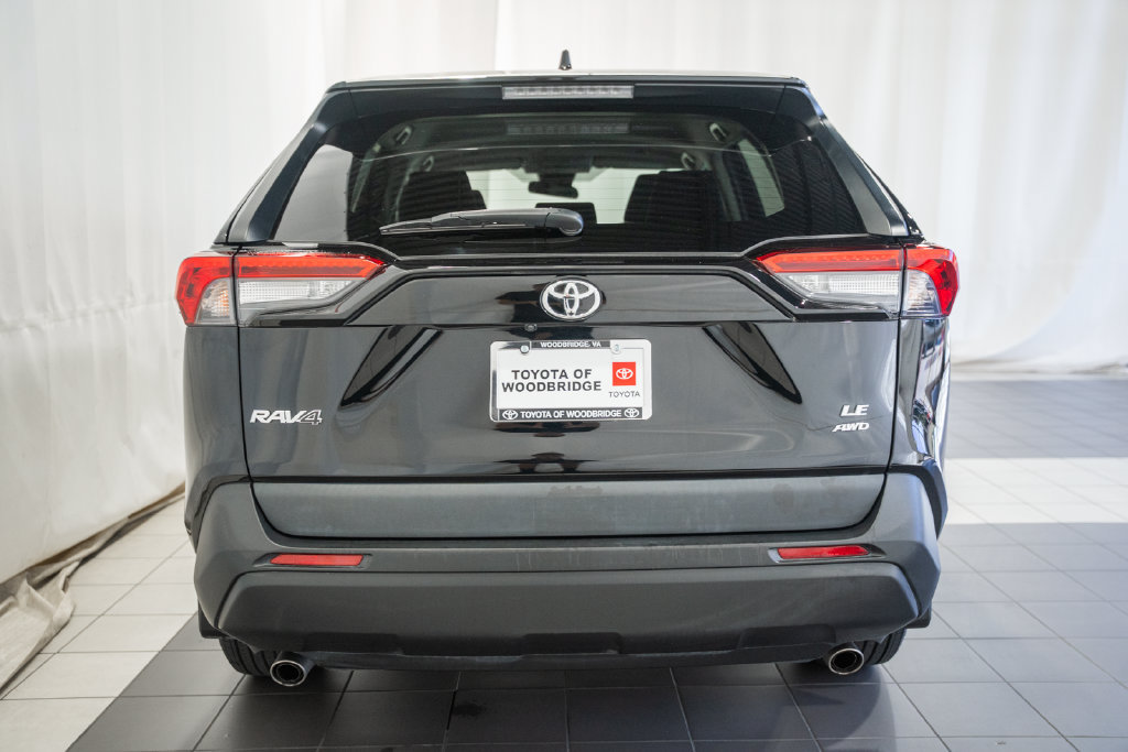 Certified 2024 Toyota RAV4 LE AWD/4WD image 5