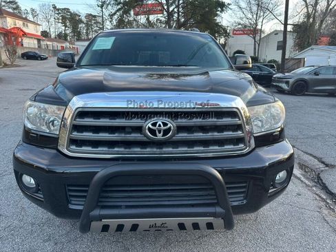 Used 2017 Toyota Sequoia SR5 RWD image 2