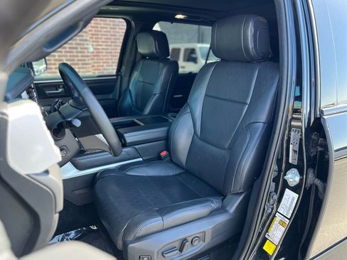 Used 2023 Toyota Sequoia Platinum AWD/4WD image 22