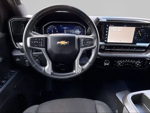 Used 2023 Chevrolet Silverado 1500 LT AWD/4WD image 8