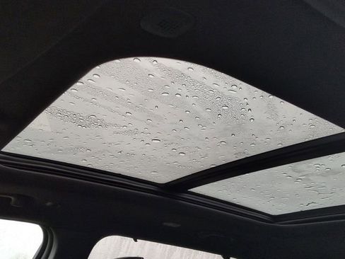 Used 2024 Jeep Grand Cherokee L Limited w/ Luxury Tech Group II image 13