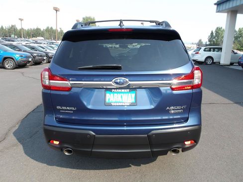 Used 2022 Subaru Ascent Touring AWD/4WD image 4