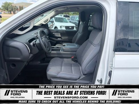 Used 2025 Ford Expedition Max Active AWD/4WD image 14