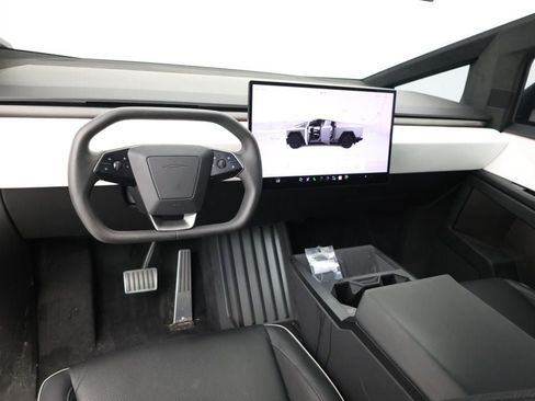 Used 2024 Tesla Cybertruck AWD Crew Cab image 7