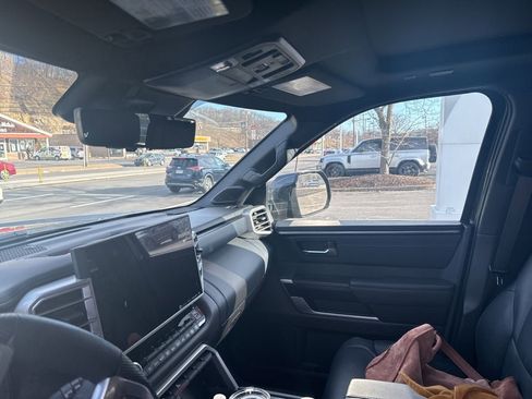 Certified 2023 Toyota Sequoia Platinum image 4