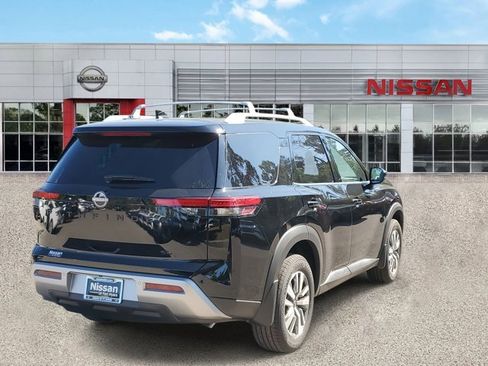 New 2025 Nissan Pathfinder SL w/ Black Appearance Package image 2