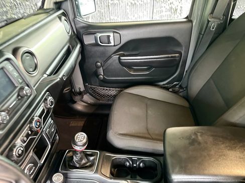 Used 2021 Jeep Gladiator Sport w/ Trailer Tow Package AWD/4WD image 23