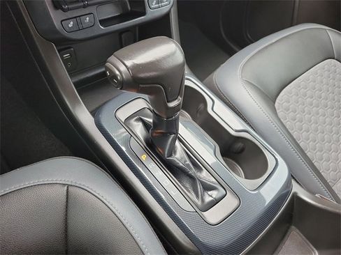 Used 2018 Chevrolet Colorado Z71 image 30