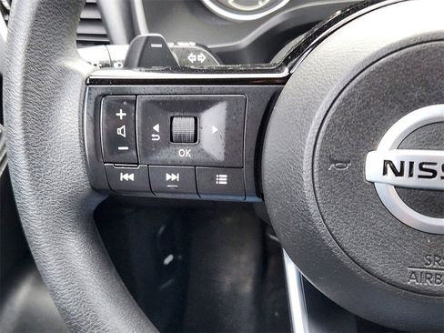 Used 2021 Nissan Rogue SV image 19