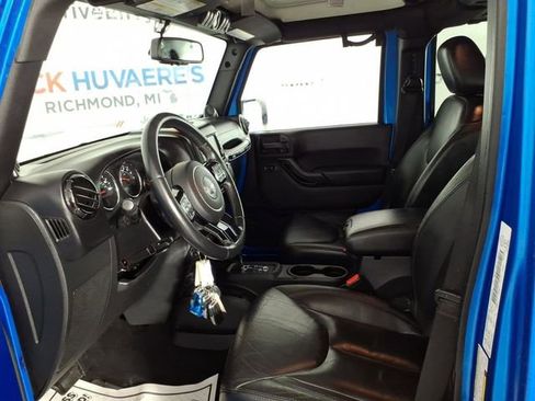 Used 2014 Jeep Wrangler Unlimited Sahara w/ Dual Top Group image 9