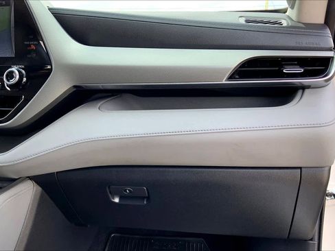 Used 2022 Toyota Highlander Platinum image 18