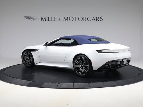 Used 2024 Aston Martin DB12 Convertible image 15