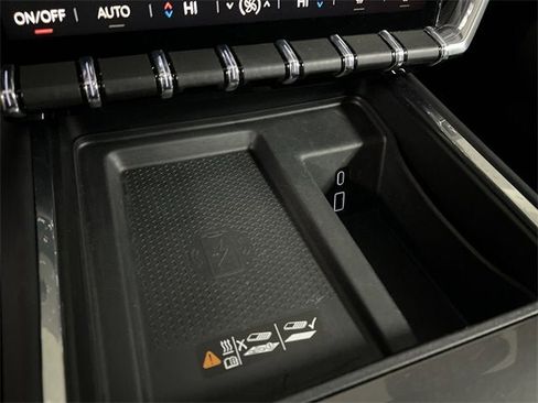 Certified 2025 GMC Acadia Elevation image 35