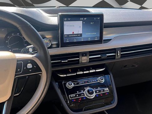 Used 2022 Lincoln Corsair AWD w/ Premium Package image 6