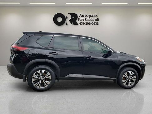 Used 2023 Nissan Rogue SV FWD image 6