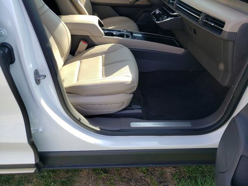 Used 2023 Lincoln Corsair AWD w/ Equipment Group 101A image 19