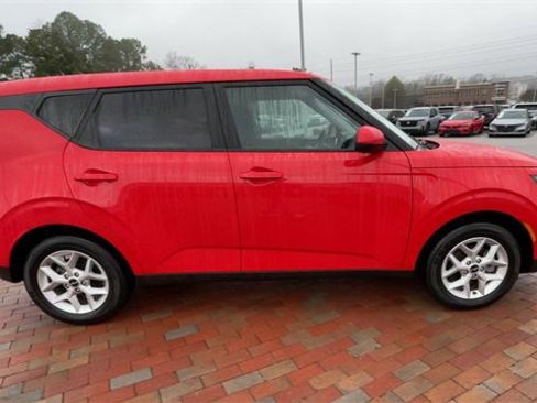 Used 2024 Kia Soul LX w/ Option Group 015 image 2
