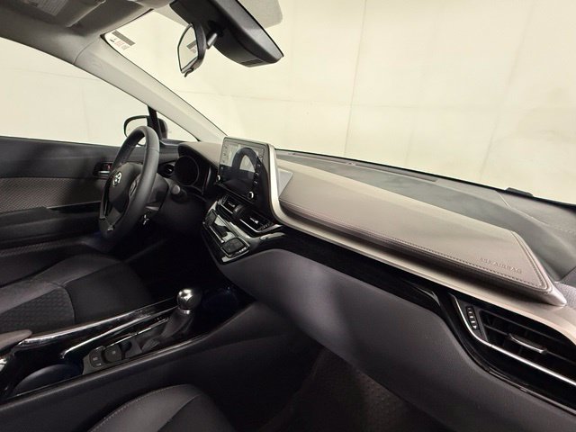 Used 2022 Toyota C-HR Limited FWD image 31