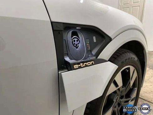 Used 2022 Audi e-tron Premium Plus w/ Premium Plus Package image 99