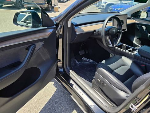 Used 2025 Tesla Model Y Long Range AWD/4WD image 19