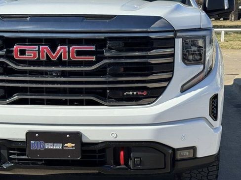 Used 2024 GMC Sierra 1500 AT4 w/ Technology Package image 10