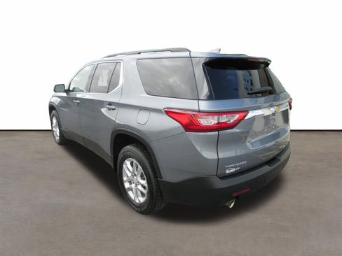 Used 2021 Chevrolet Traverse LT image 3