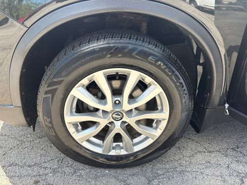 Used 2017 Nissan Rogue SV w/ SV Premium Package AWD/4WD image 9
