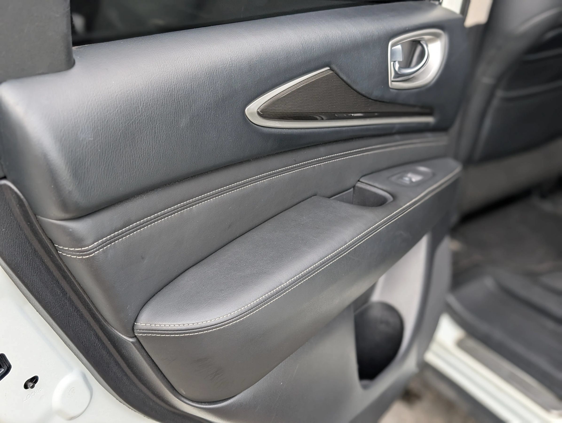 Used 2020 INFINITI QX60 Luxe w/ Essential Package FWD image 19