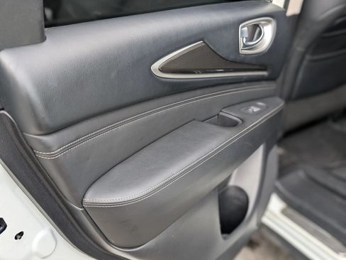 Used 2020 INFINITI QX60 Luxe w/ Essential Package FWD image 19