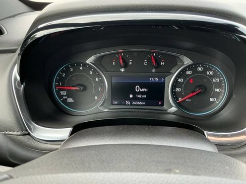 Used 2023 Chevrolet Traverse LT FWD image 23