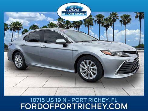 Used 2021 Toyota Camry LE image 1