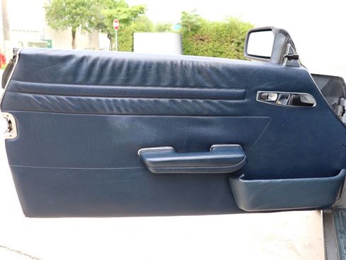 Used 1989 Mercedes-Benz 560 SL image 16