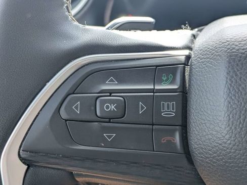 Used 2025 Jeep Grand Cherokee Altitude AWD/4WD image 22