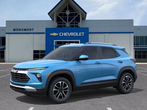 New 2026 Chevrolet TrailBlazer LT w/ Driver Confidence Package FWD image 2