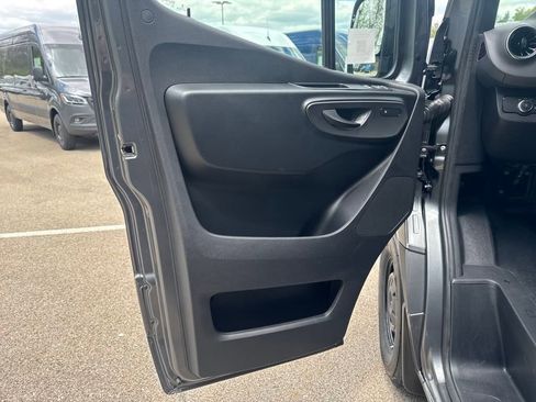 New 2025 Mercedes-Benz Sprinter 2500 image 10