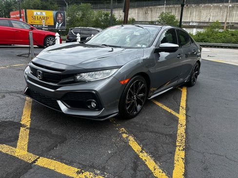 Used 2018 Honda Civic Sport Touring image 3
