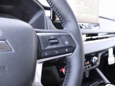 New 2026 Mitsubishi Outlander SE AWD/4WD image 10